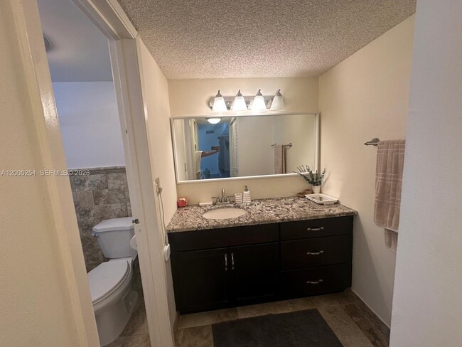 Building Photo - 2625 Collins Ave