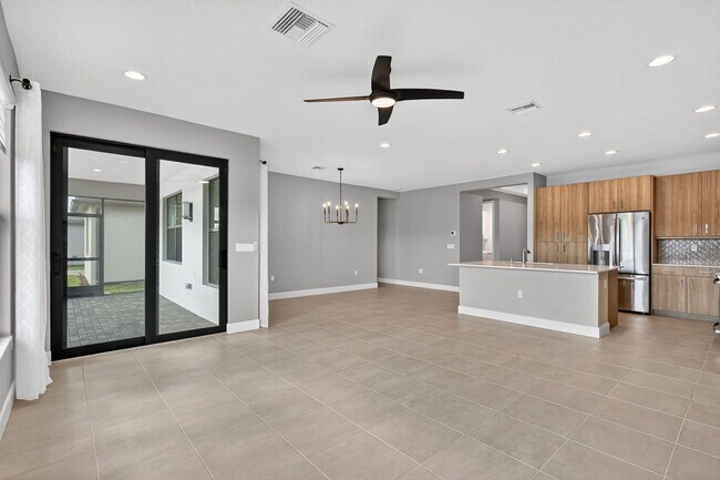 Building Photo - 12719 SW Blue Mangrove Pkwy