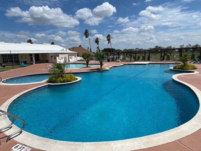 Building Photo - 2801 Charleston Ln