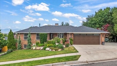 Building Photo - 8022 Deer Creek Rd