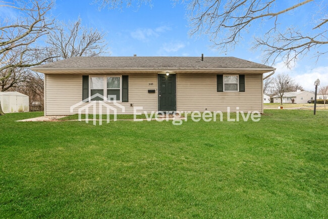 Building Photo - 3189 Astor Ave