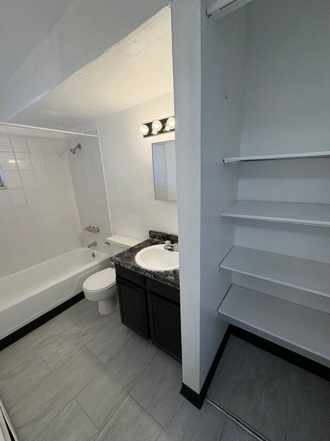 Building Photo - Aspen Leaf Apartments
