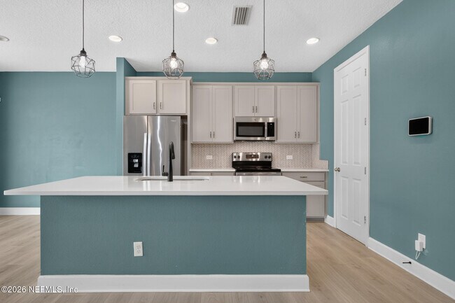 Building Photo - 5065 Sawmill Pt Wy