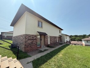 Building Photo - 903 Southwest Blvd