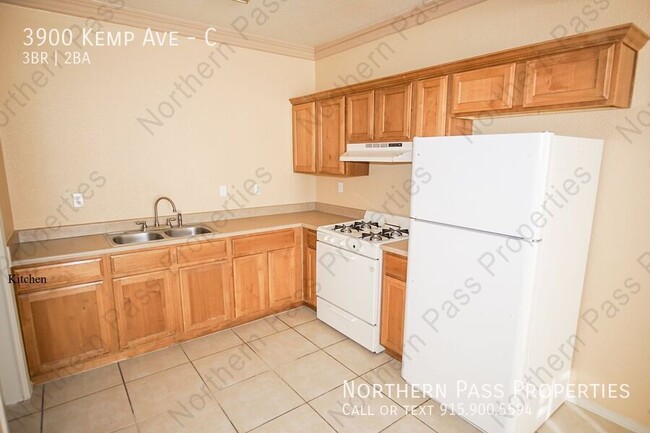 Building Photo - 3 Bedroom Apt Close to Fort Bliss!