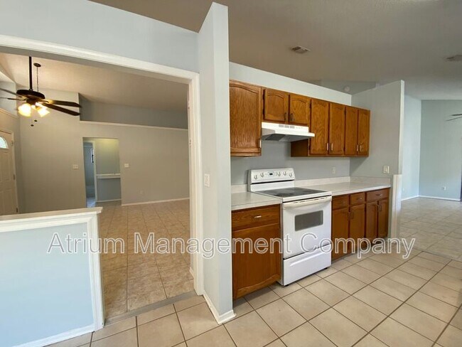 Building Photo - 277 Lakebreeze Cir