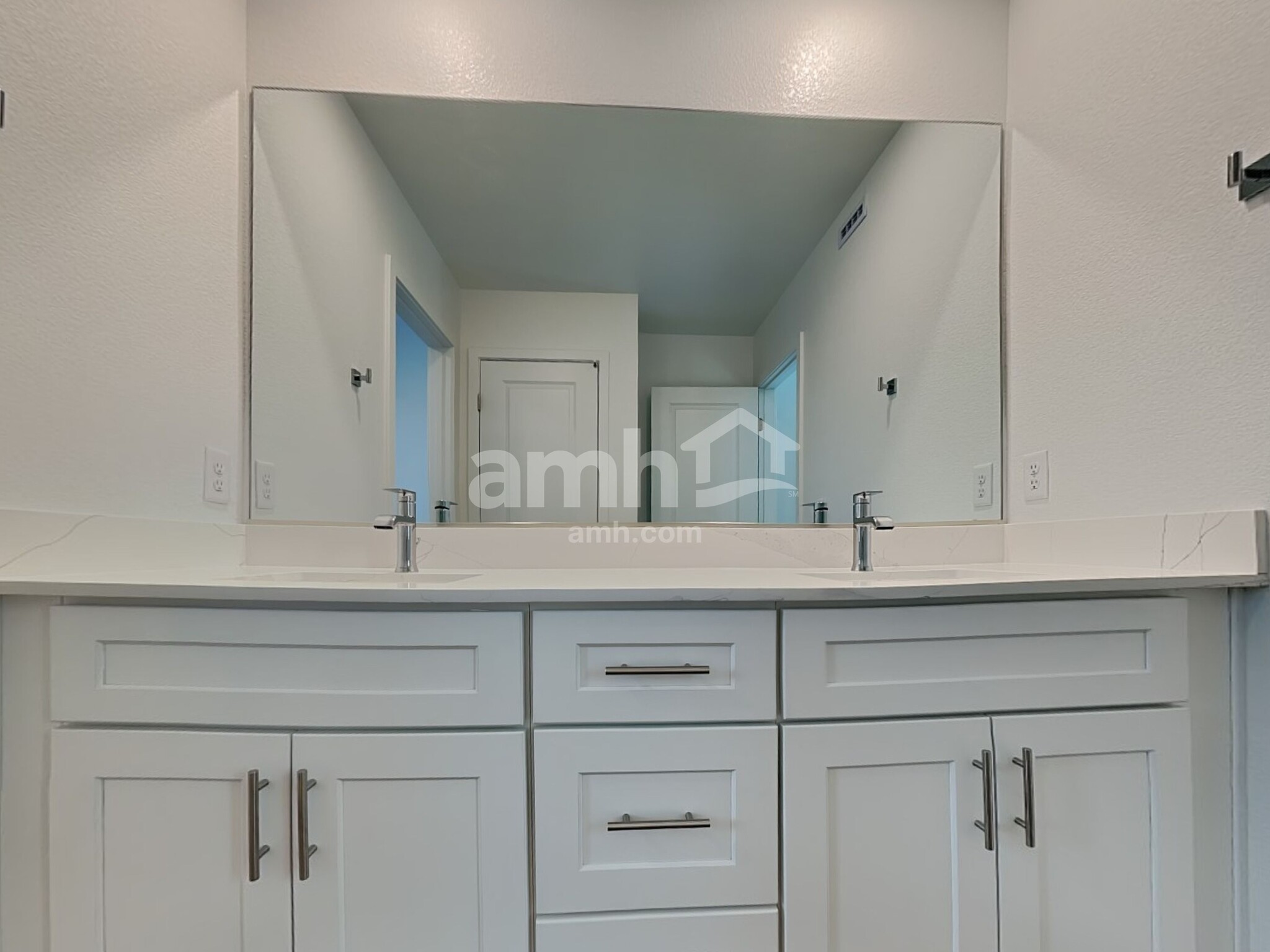 Building Photo - 9247 River Owl Ct