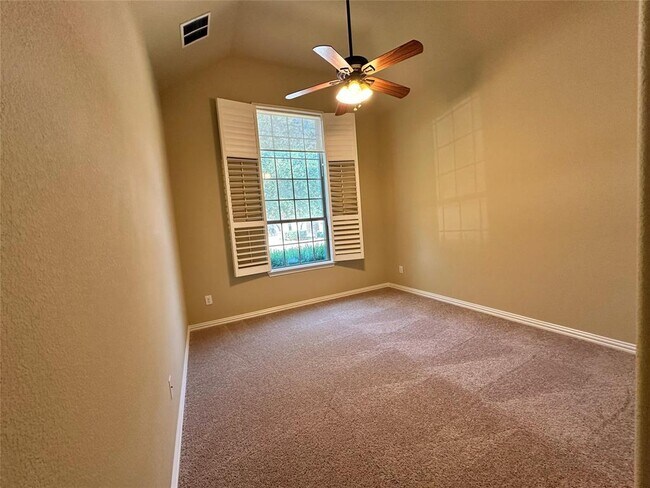 Building Photo - 106 Shetland Ln