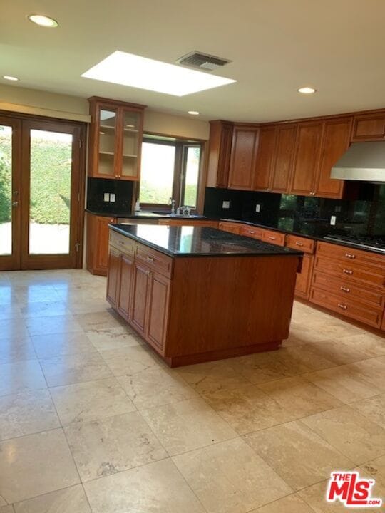 Building Photo - 3530 S Bentley Ave