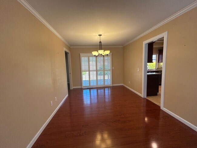 Building Photo - 245 Mockingbird Cir