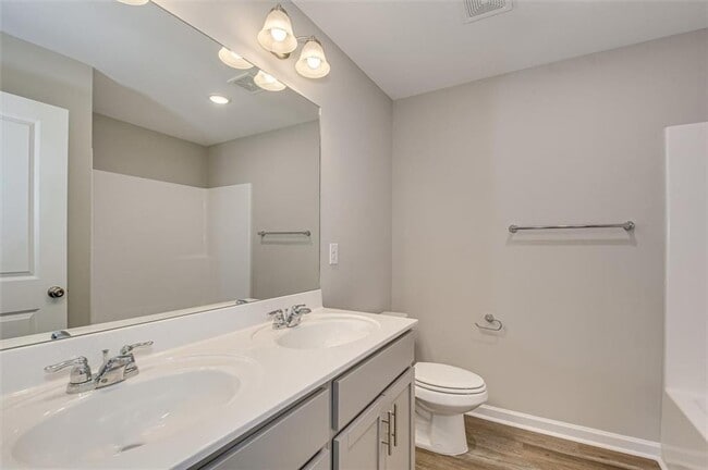 Building Photo - 113 Essence Dr