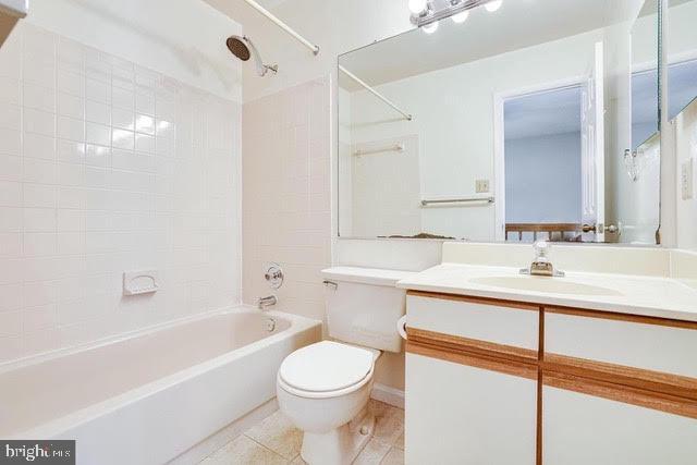 Building Photo - 1645 Oak Spring Way