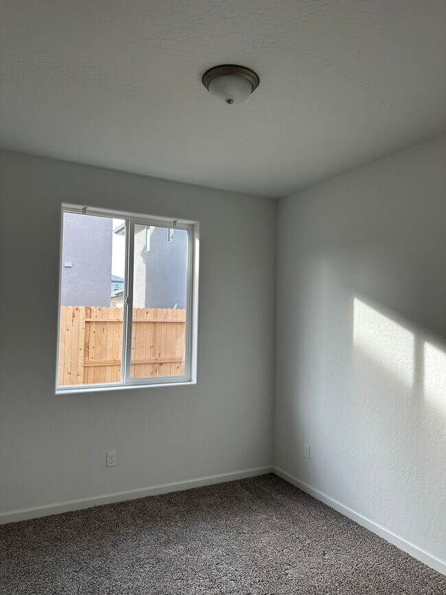 Building Photo - Lovely newer home on a corner lot!