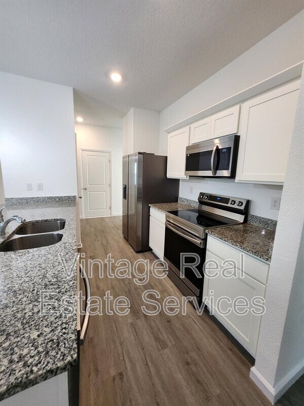 Building Photo - 2340 Harris Hawk Ave