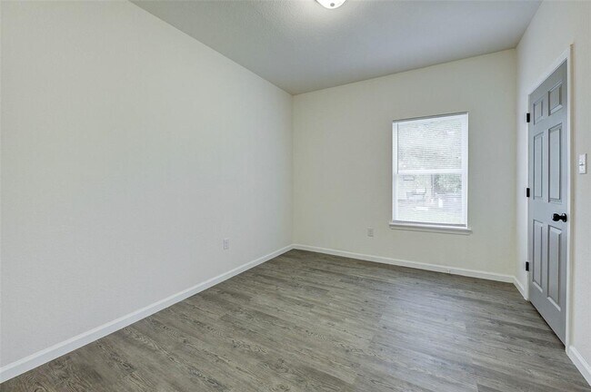 Building Photo - 319 N Carolina St