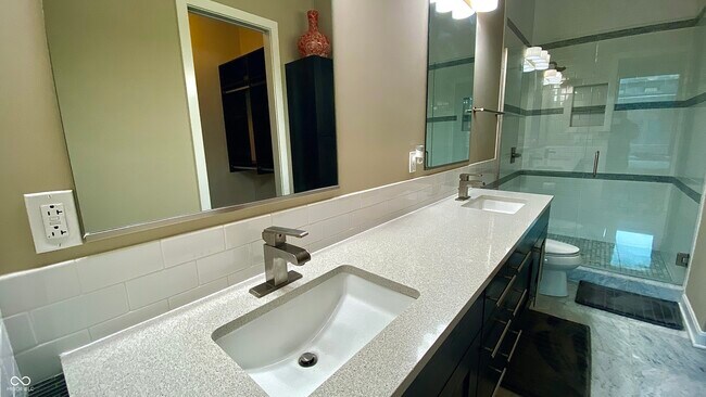 Building Photo - 1 Virginia Ave