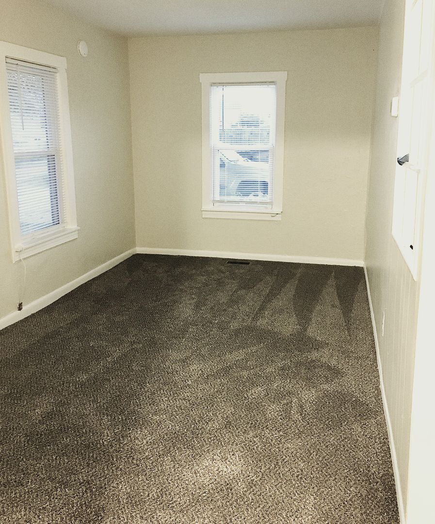 Building Photo - 605 21st St