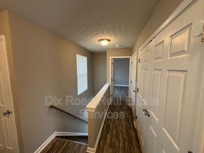 Building Photo - 209 Wexford Dr