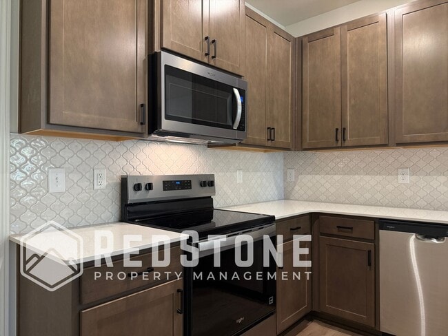 Building Photo - 194 Parker Ln