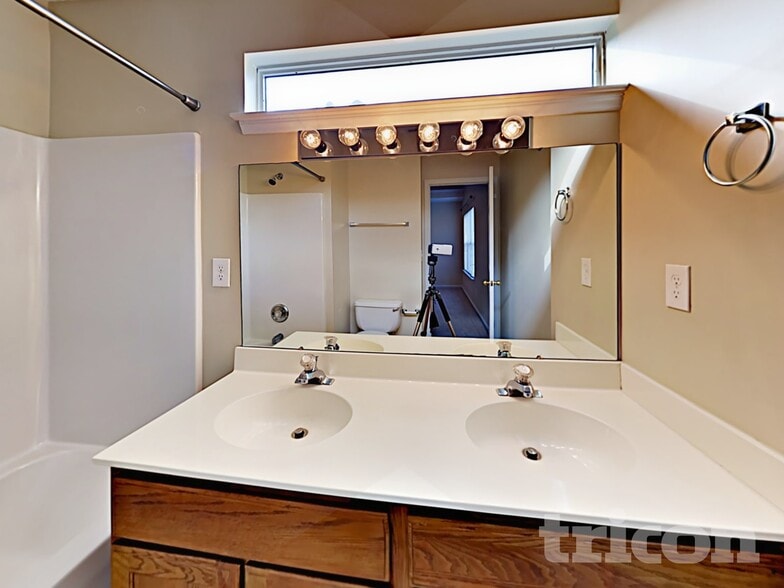 Building Photo - 1118 Yorkdale Dr