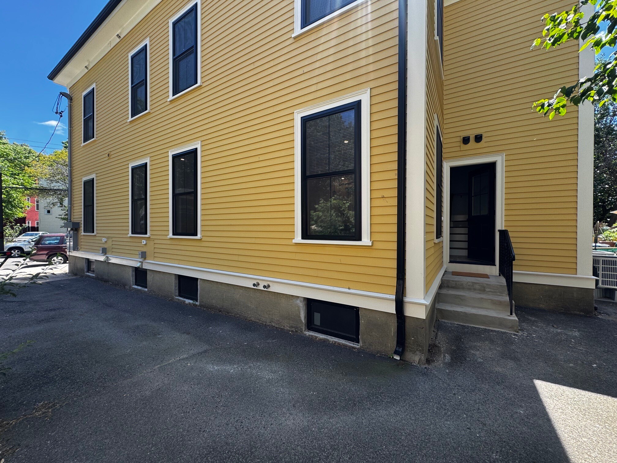 Building Photo - 170 Webster Ave