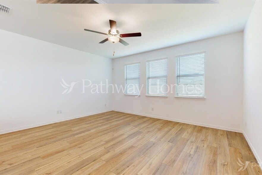 Building Photo - 944 Rusty Spur Ln