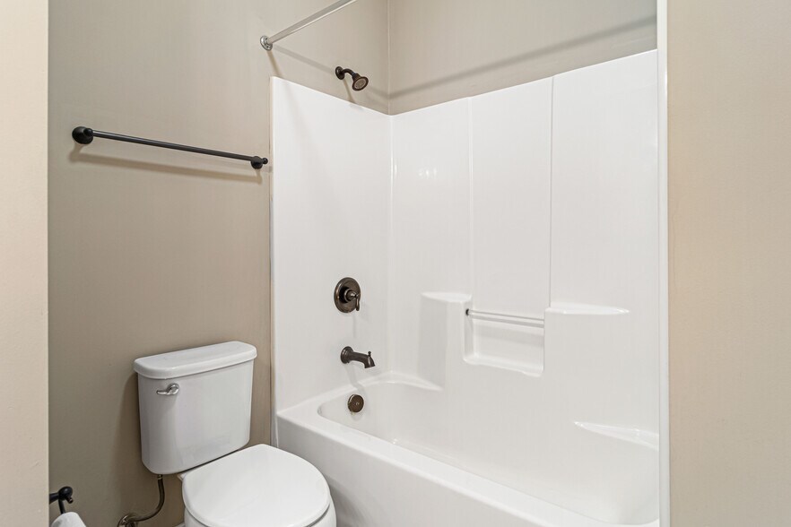 Building Photo - 72 Rawlings Ln