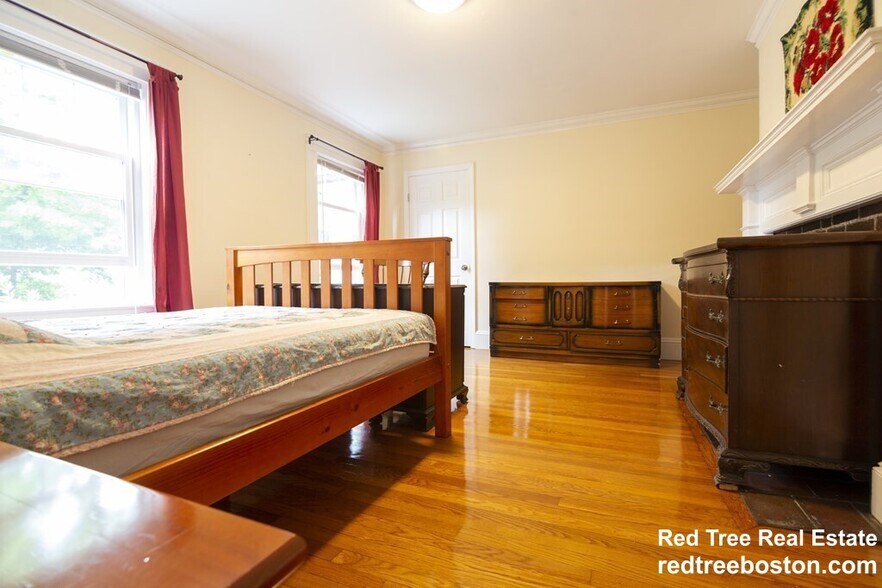 Building Photo - 118 Elgin St