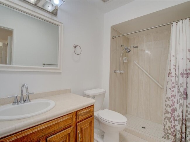 Building Photo - 5526 N Arroyo Grande Dr