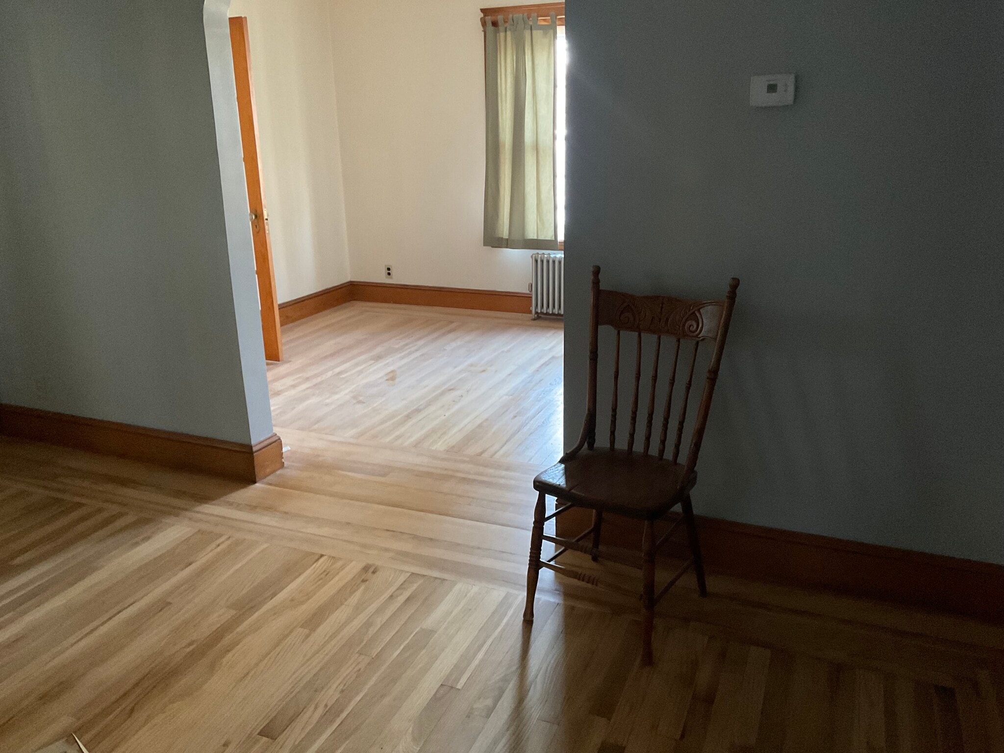 Dining room into living room - 411 NE Main St