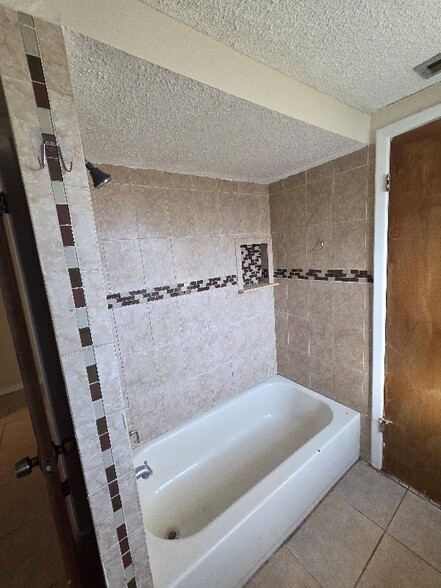 Building Photo - 7205 Rockwood Dr