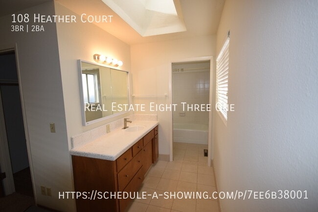 Building Photo - 108 Heather Ct