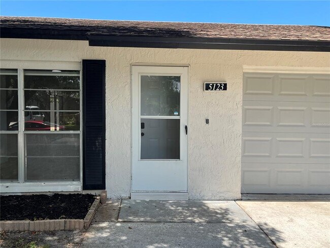 Building Photo - 5123 Brookside Ln