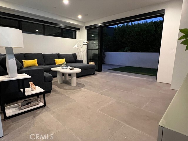 Building Photo - 809 Emerald Bay