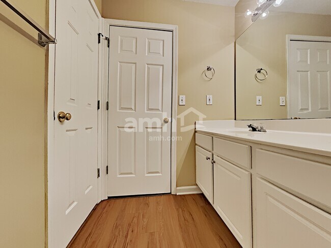 Building Photo - 2834 Regent Walk Dr