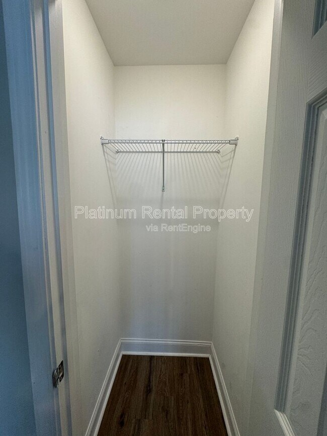 Building Photo - 2793 Oakvale Falls Dr