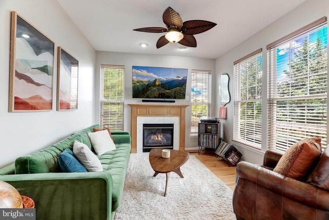 Building Photo - 2520 Banshire Dr