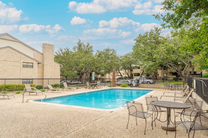Building Photo - 11843 Braesview, 502