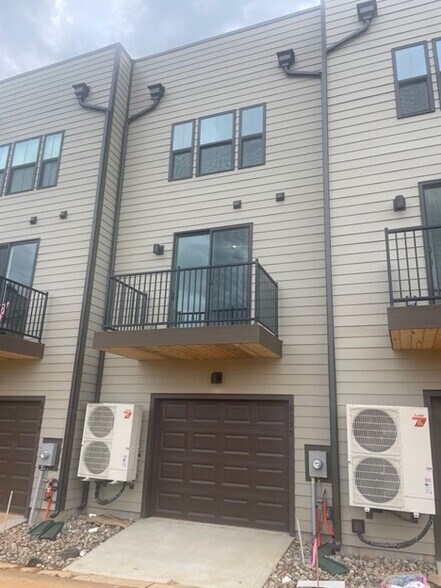 Building Photo - 6155 Station Crossing Ave