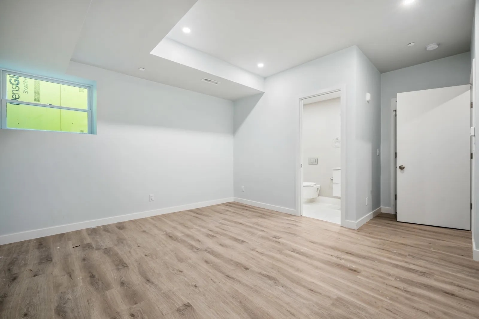 Building Photo - 147 Grampian Way