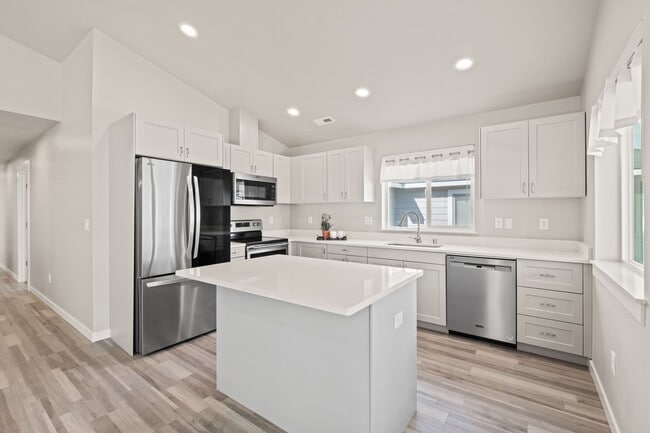 Building Photo - Home for Rent in Gated Community