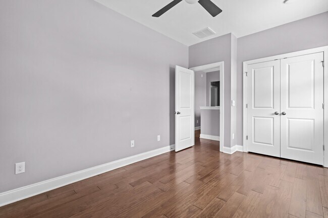 Building Photo - 3102 Rushworth Dr