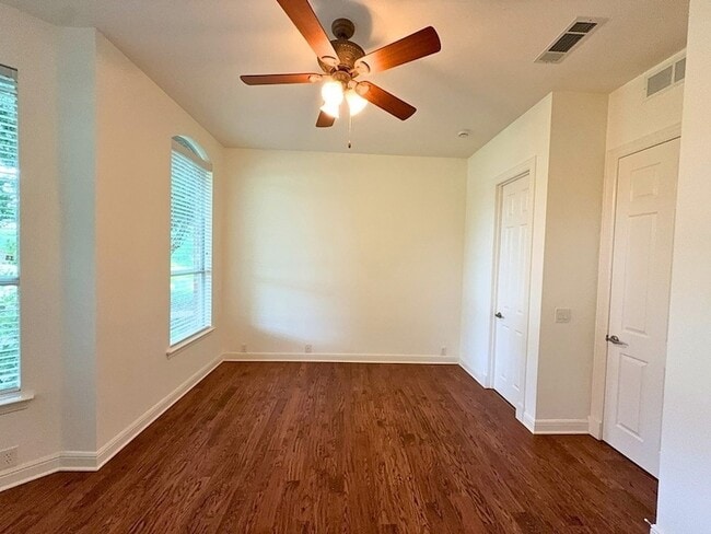 Building Photo - 1205 Golden Gate Dr