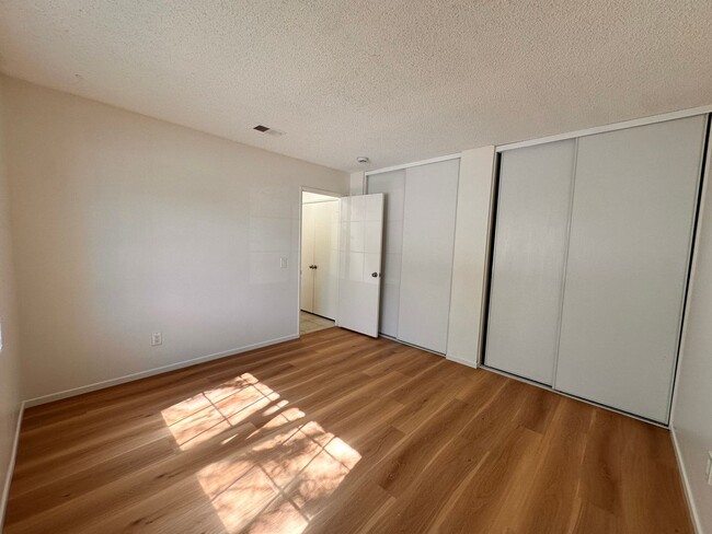 Building Photo - 2bd/2ba Home - Village Lakes Community