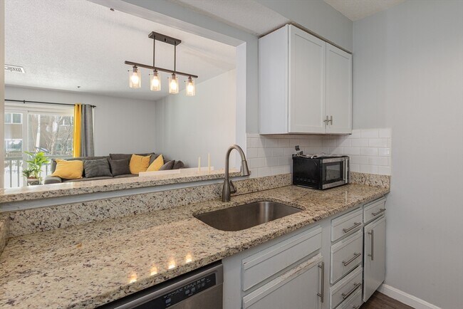 Building Photo - 109 Hunters Run Pl