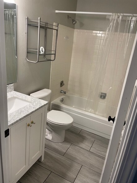 Building Photo - 100 Tara Ridge Ct