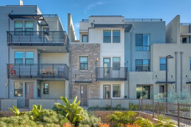 Primary Photo - Downtown Oceanside Condo with pool and roo...