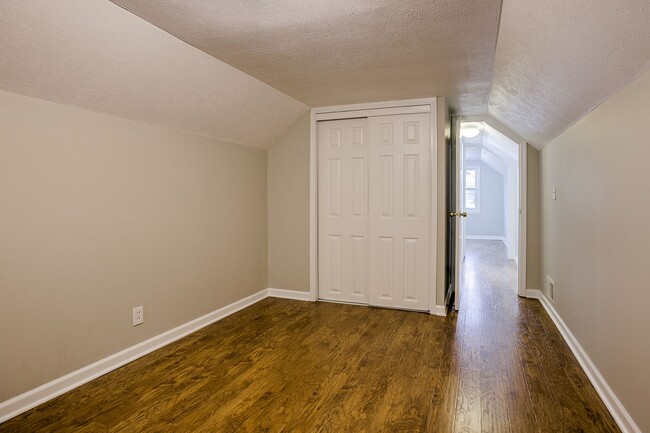 Building Photo - 4 Bedroom Home-Move In Special