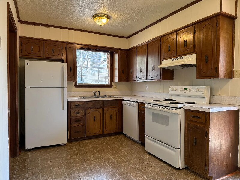 Building Photo - 602 W Scenic Dr