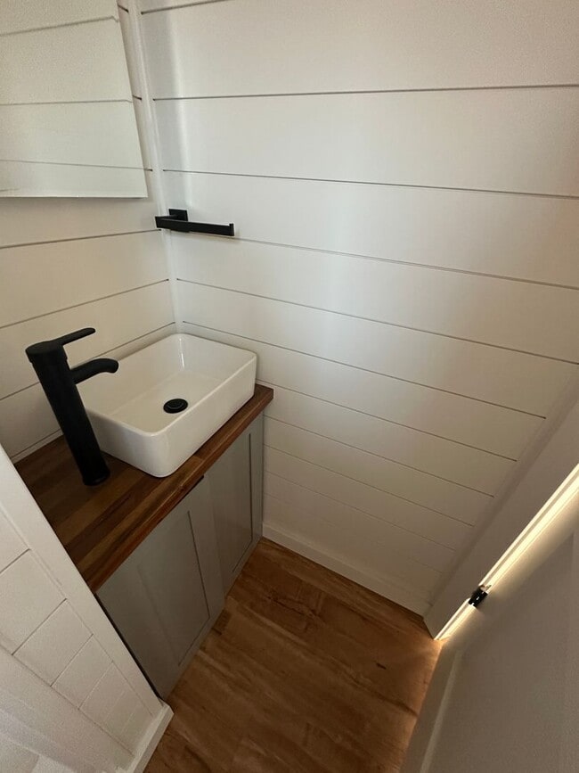 Building Photo - 631 Jackson St